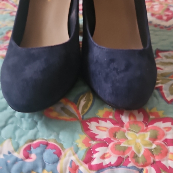 EUC Tommy Hilfiger Block Heels - Picture 5 of 8